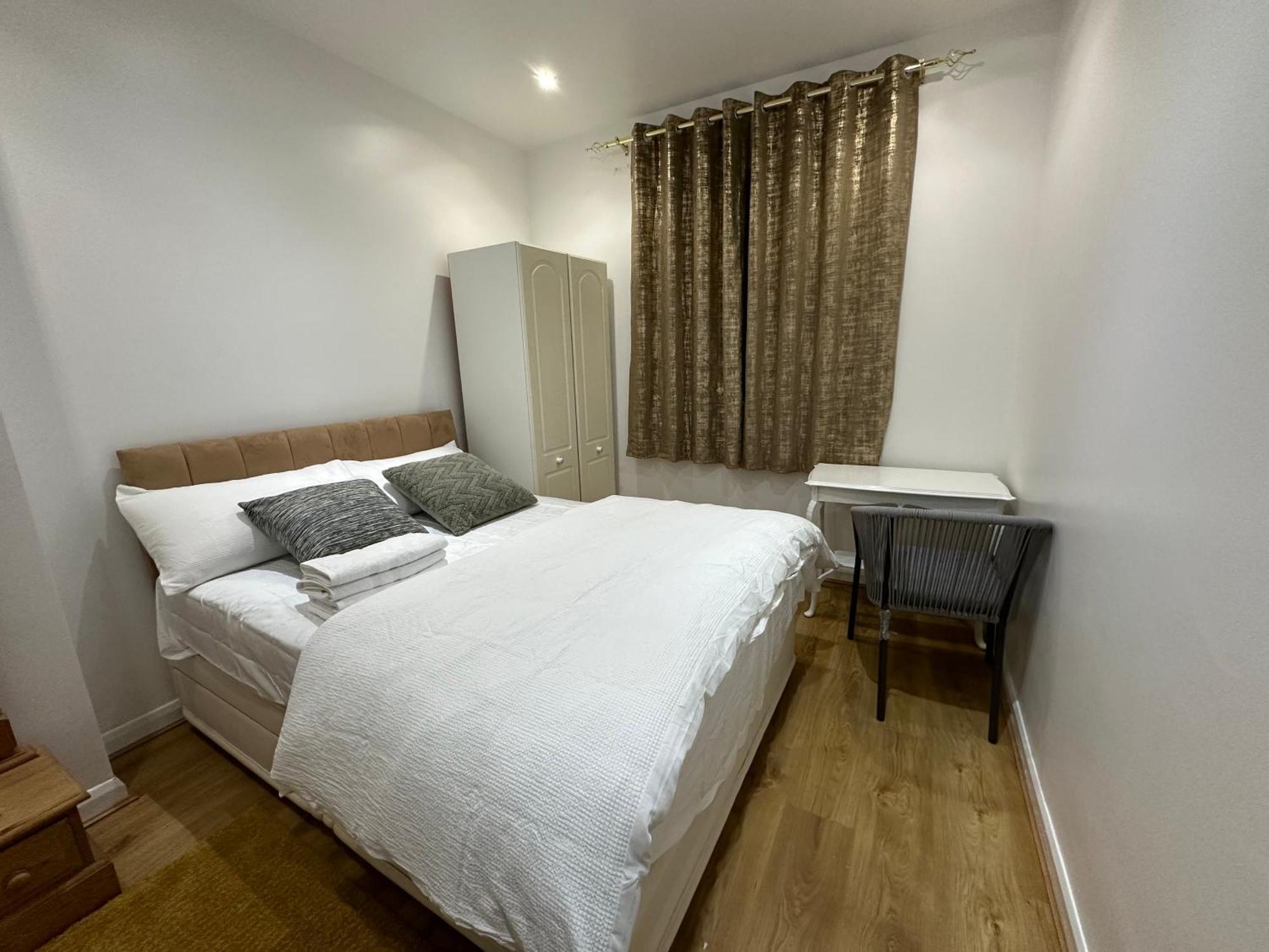 Beautiful Double With Free Wi-fi And Free Parking Guest house *