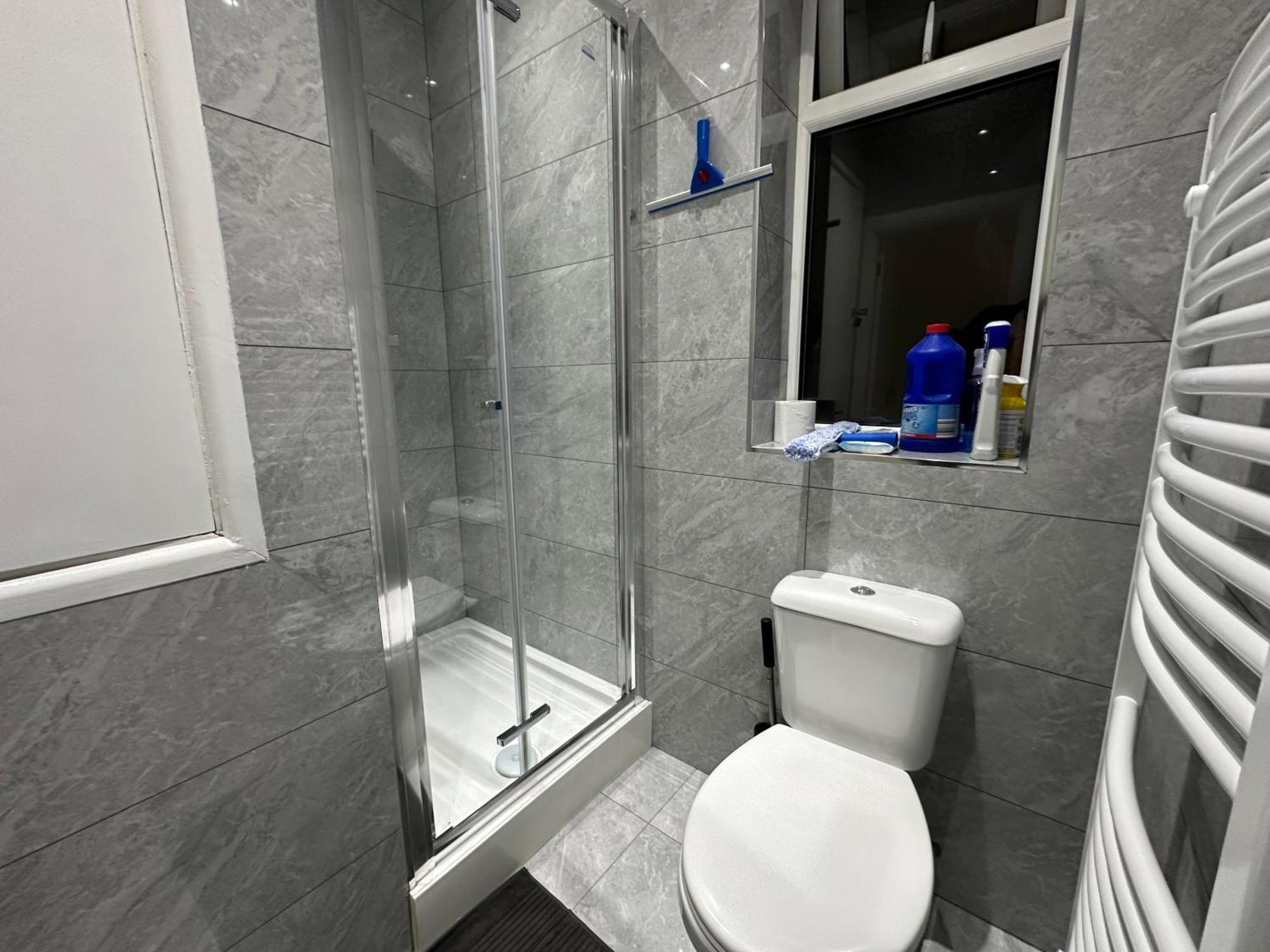 Beautiful Double With Free Wi-fi And Free Parking *