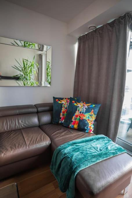 Lovely 2 Bedroom Overlooking River Thames Apartamento Londres