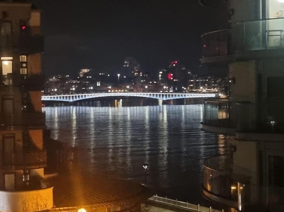 Apartamento Lovely 2 Bedroom Overlooking River Thames *