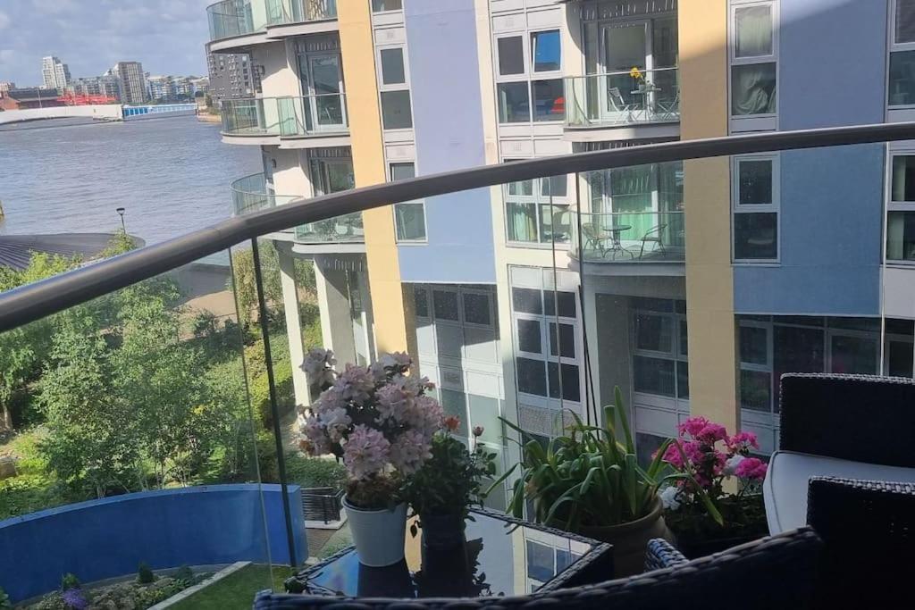 Apartamento Lovely 2 Bedroom Overlooking River Thames
