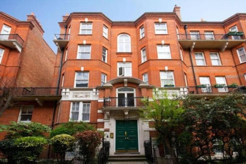 Spacious Flat In West Kensington * Londres