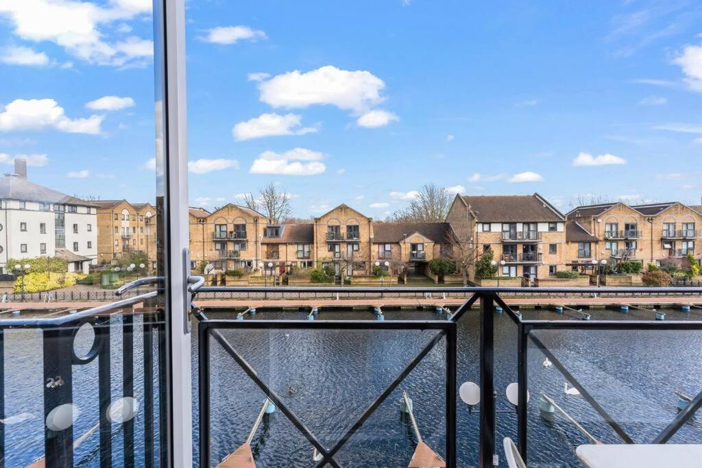 1-bedroom With Free Private Parking - Canary Wharf * Londres
