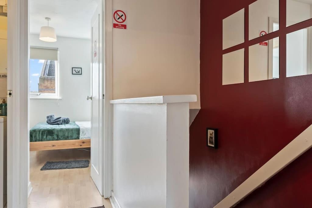 Apartamento 1-bedroom With Free Private Parking - Canary Wharf *