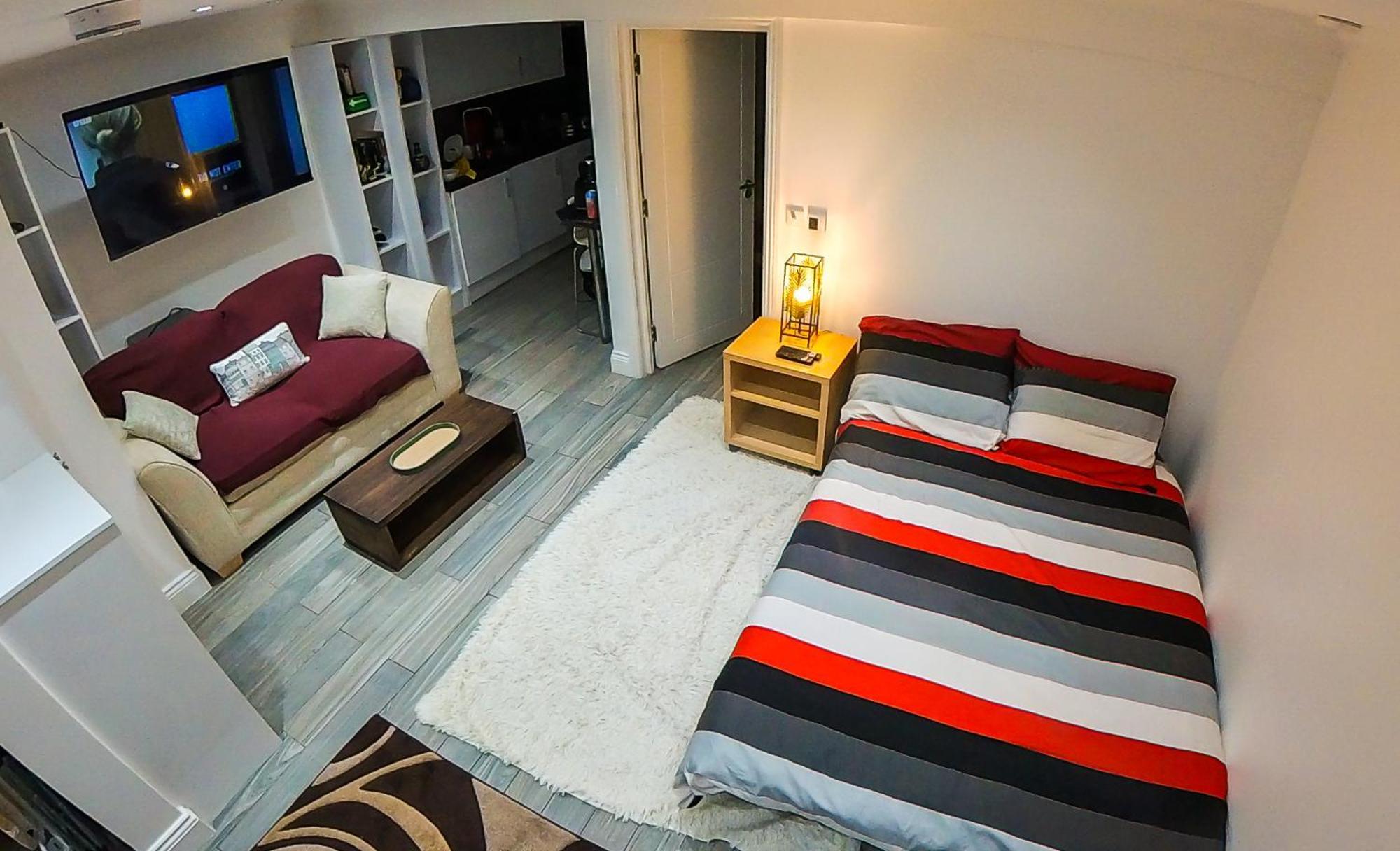1 Bedroom Flat With Whirlpool Bath * Londres
