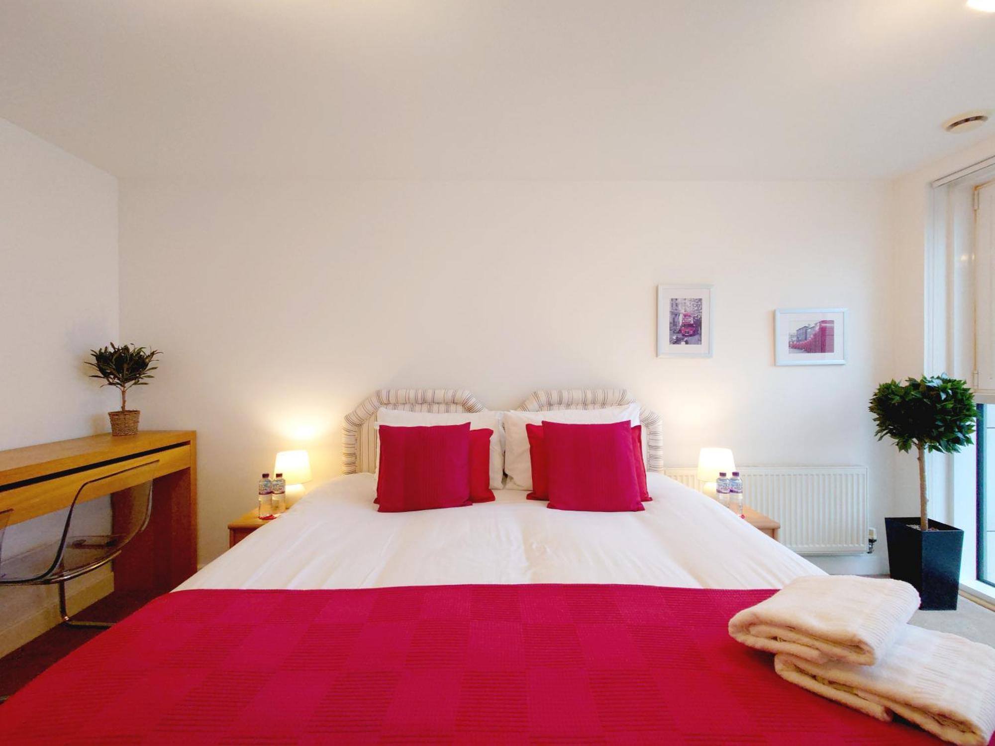 Apartment Excel - Three Bed Serviced *