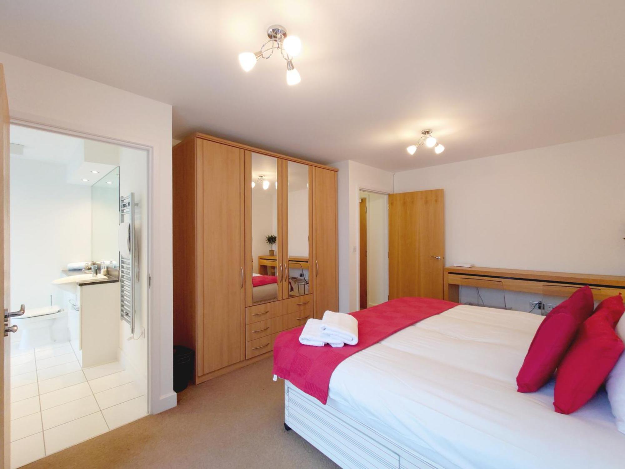 Apartment Excel - Three Bed Serviced