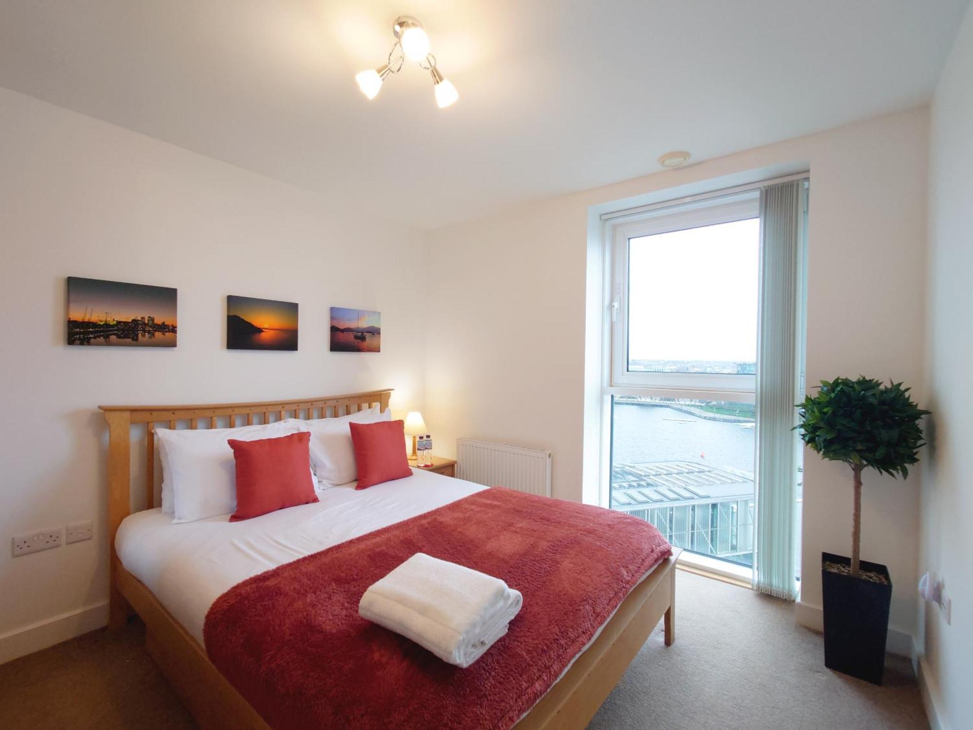 Excel - Three Bed Serviced Apartment *