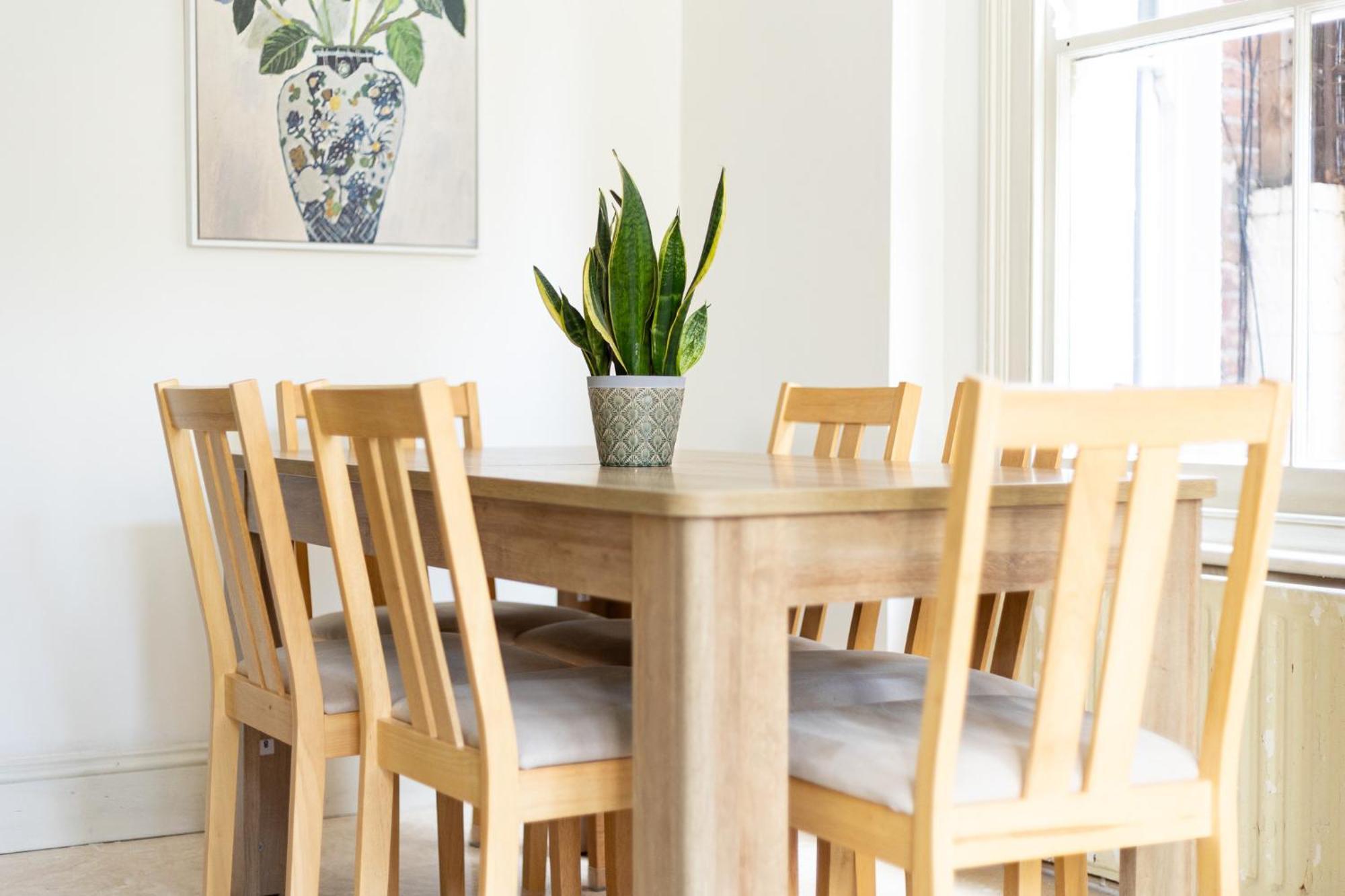 Charming 4 Bed Victorian House In Clapham Old Town *