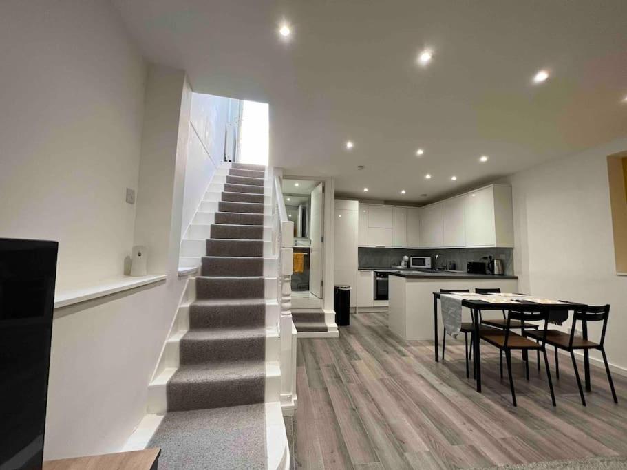 Apartamento Stunning 3br Maisonette In Brixton *