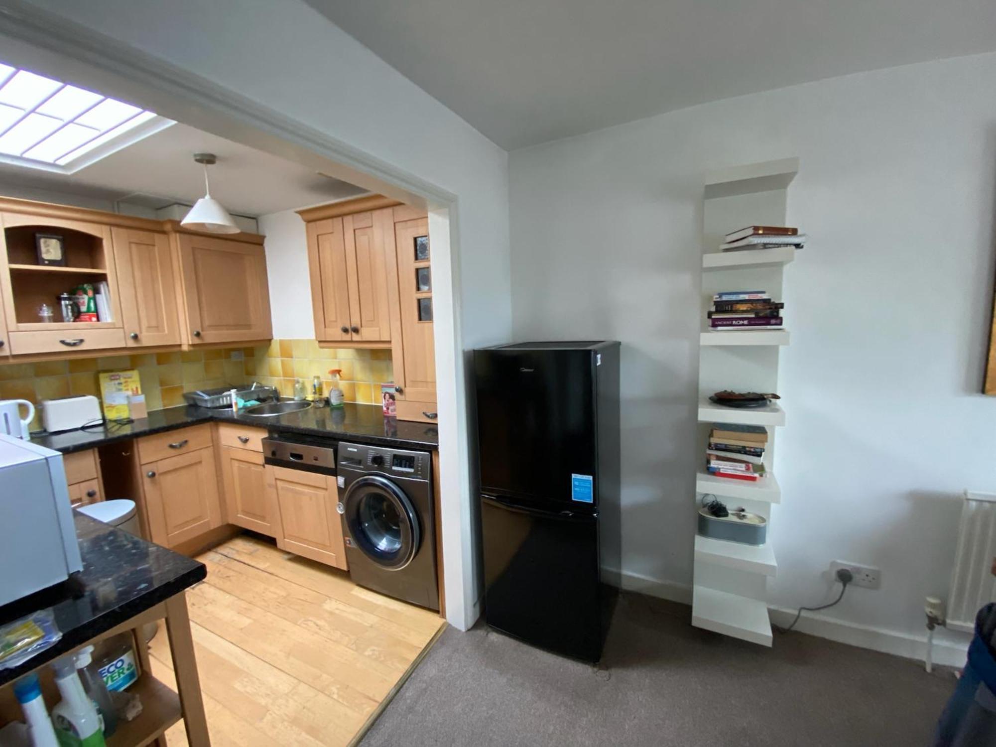 3 Bedroom Top Floor Kensington * Londres