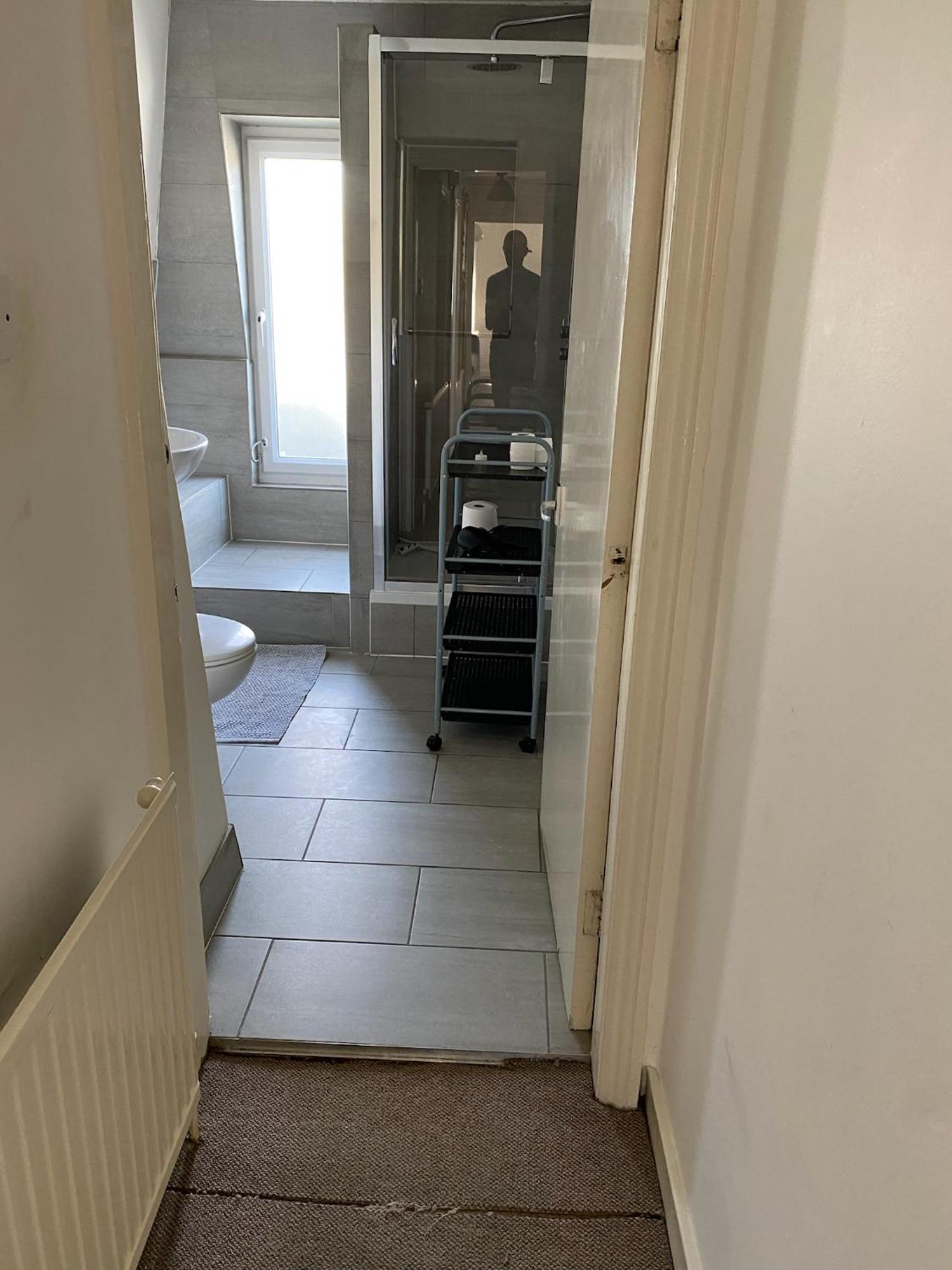 3 Bedroom Top Floor Kensington Appartement *