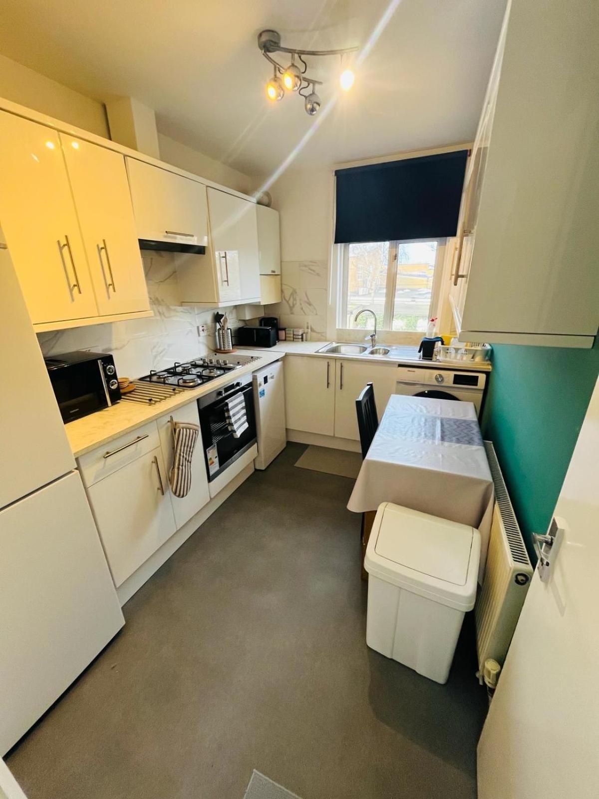 Homestay Short And Wembley