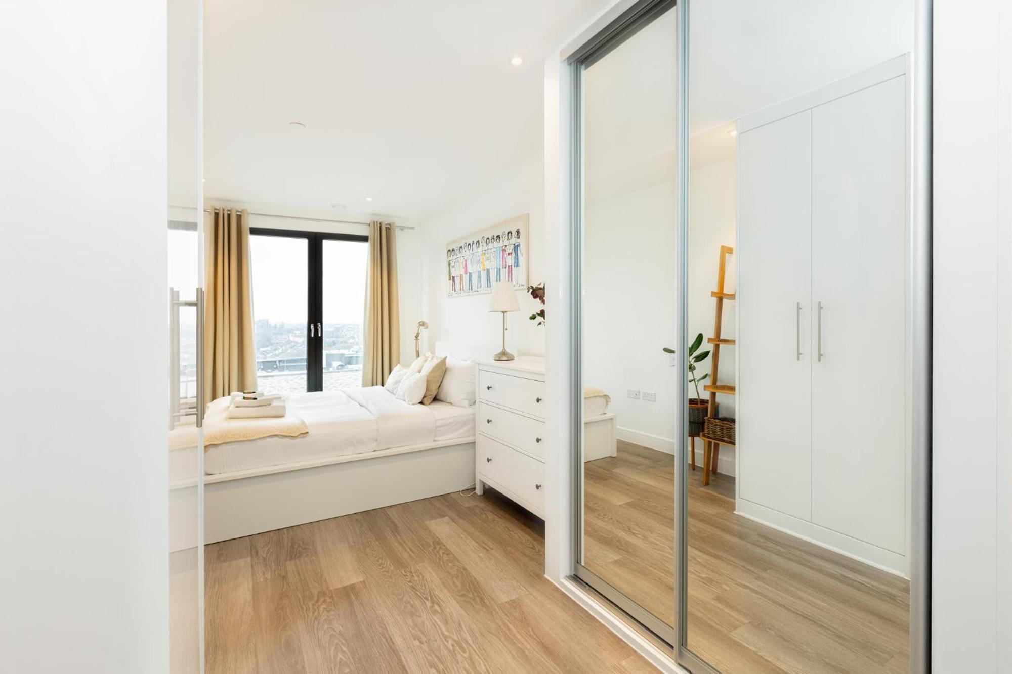 Sensational 2br Wviews & Balcony In Wandsworth * London