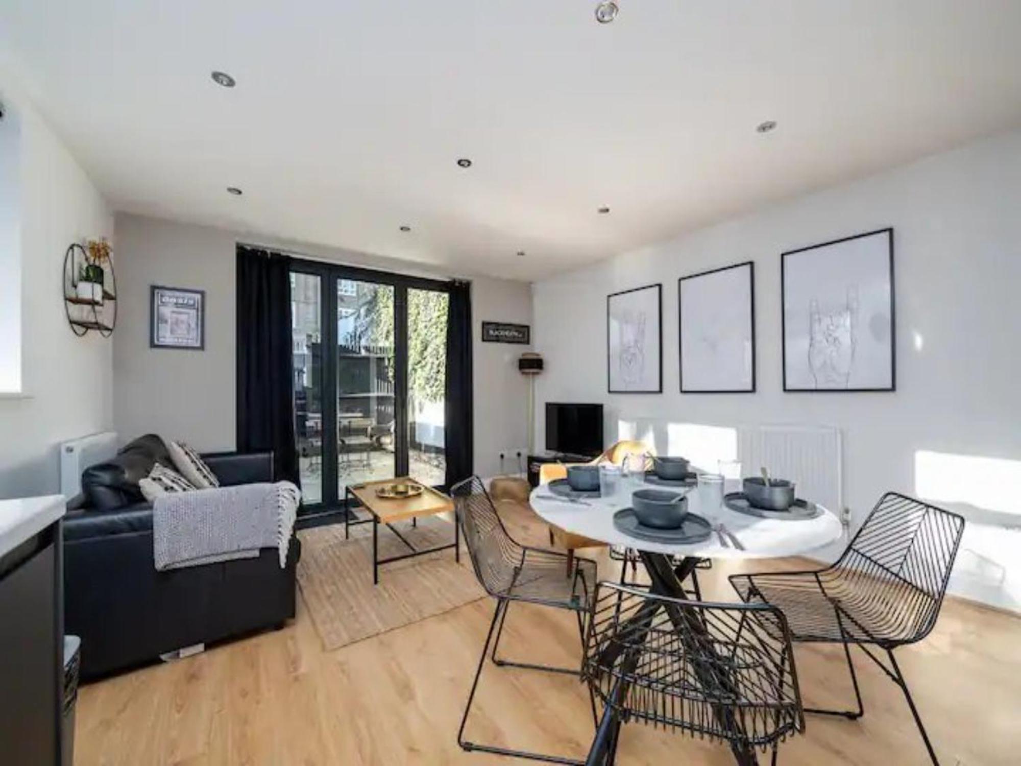 Apartment Pass The Keys Modern And Bright Minutes From