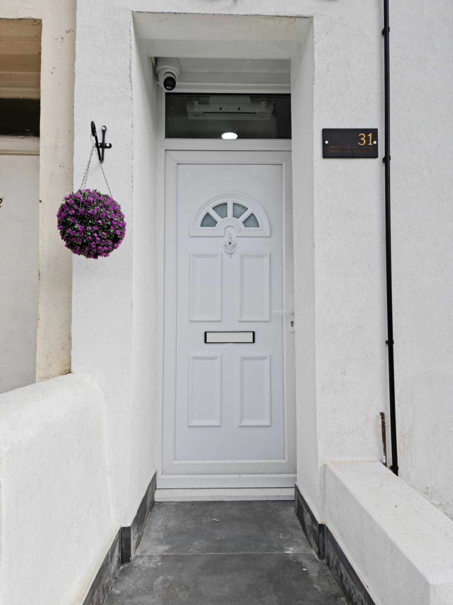 Surebillionaire Homes Ii Londen