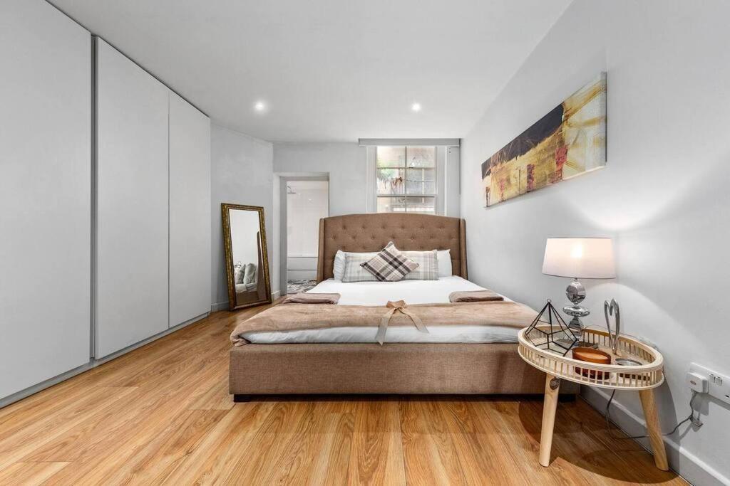 3 Bedroom In Haymarket Sleep 10 Hy2