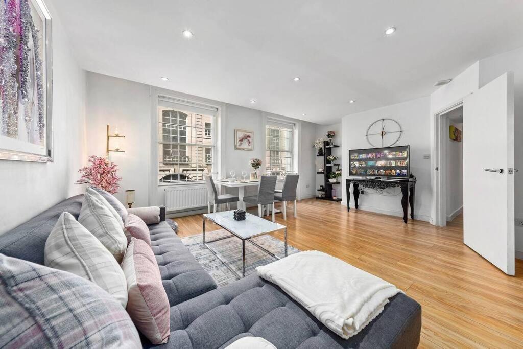 3 Bedroom In Haymarket Sleep 10 Hy2 * Londres