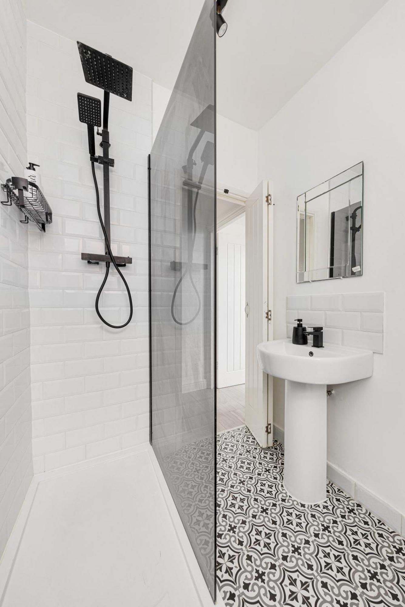Appartement Stylish 2-bedroom Flat In Walthamstow *