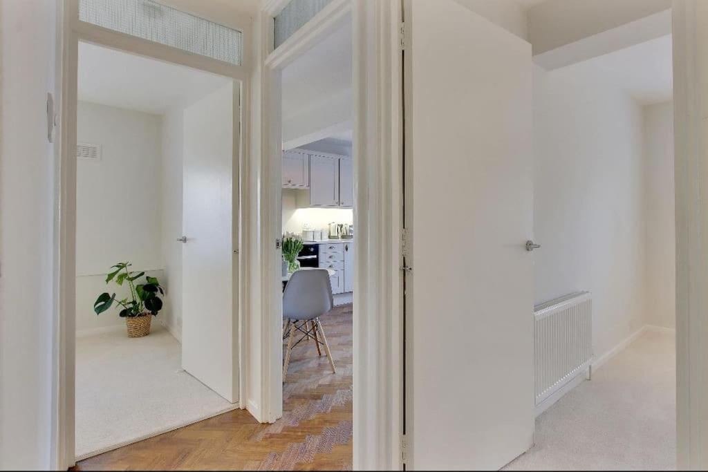 Apartment Chic 2-bed Apartment, Free Wi-fi And Parking *