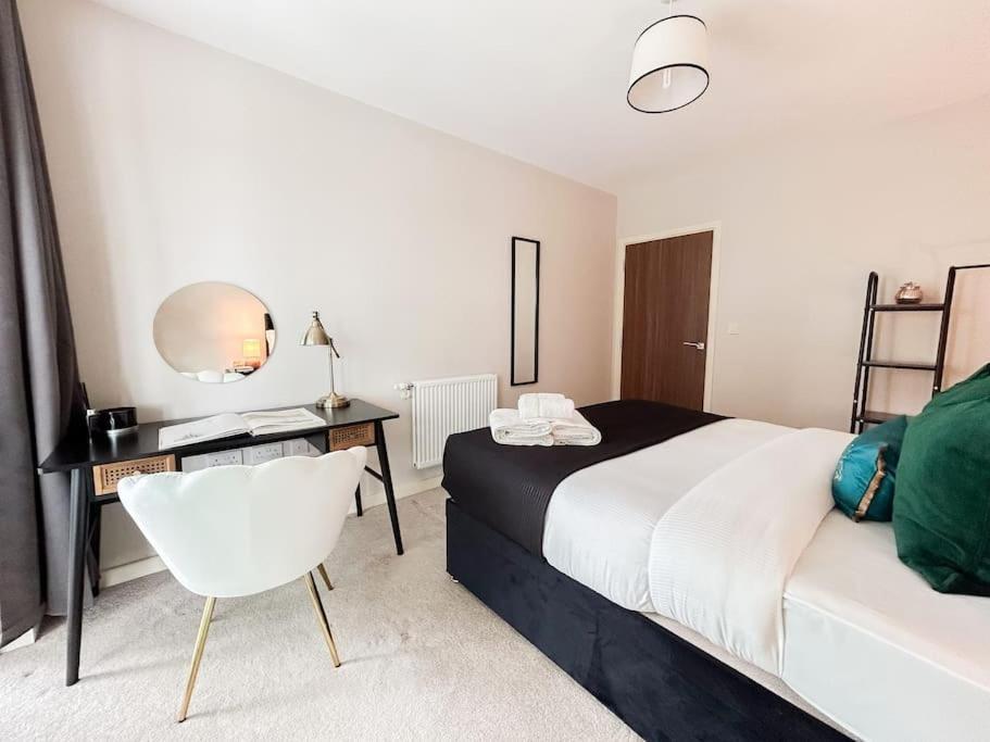 Stylish Urban Sanctuary With Parking Apartamento