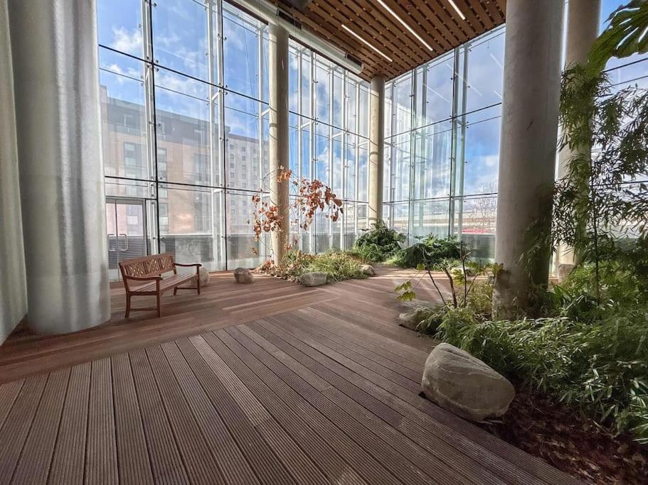Stylish Urban Sanctuary With Parking * Londres