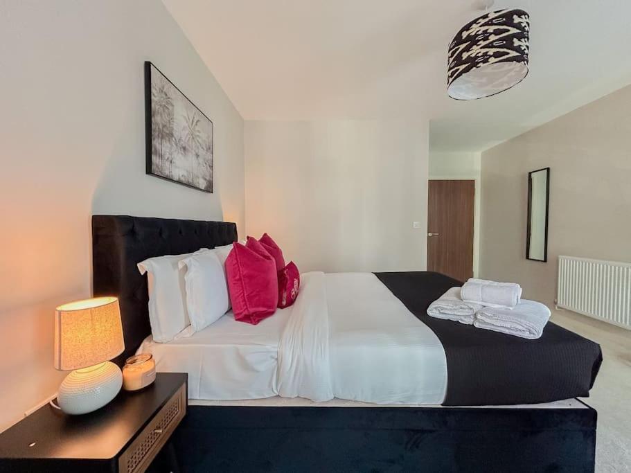 Stylish Urban Sanctuary With Parking Apartment *