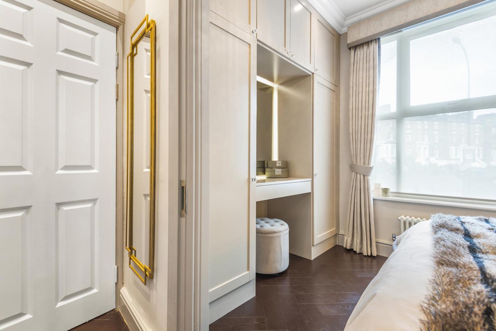 Appartement Luxury 1-bed In Sought After Prime Location Londen