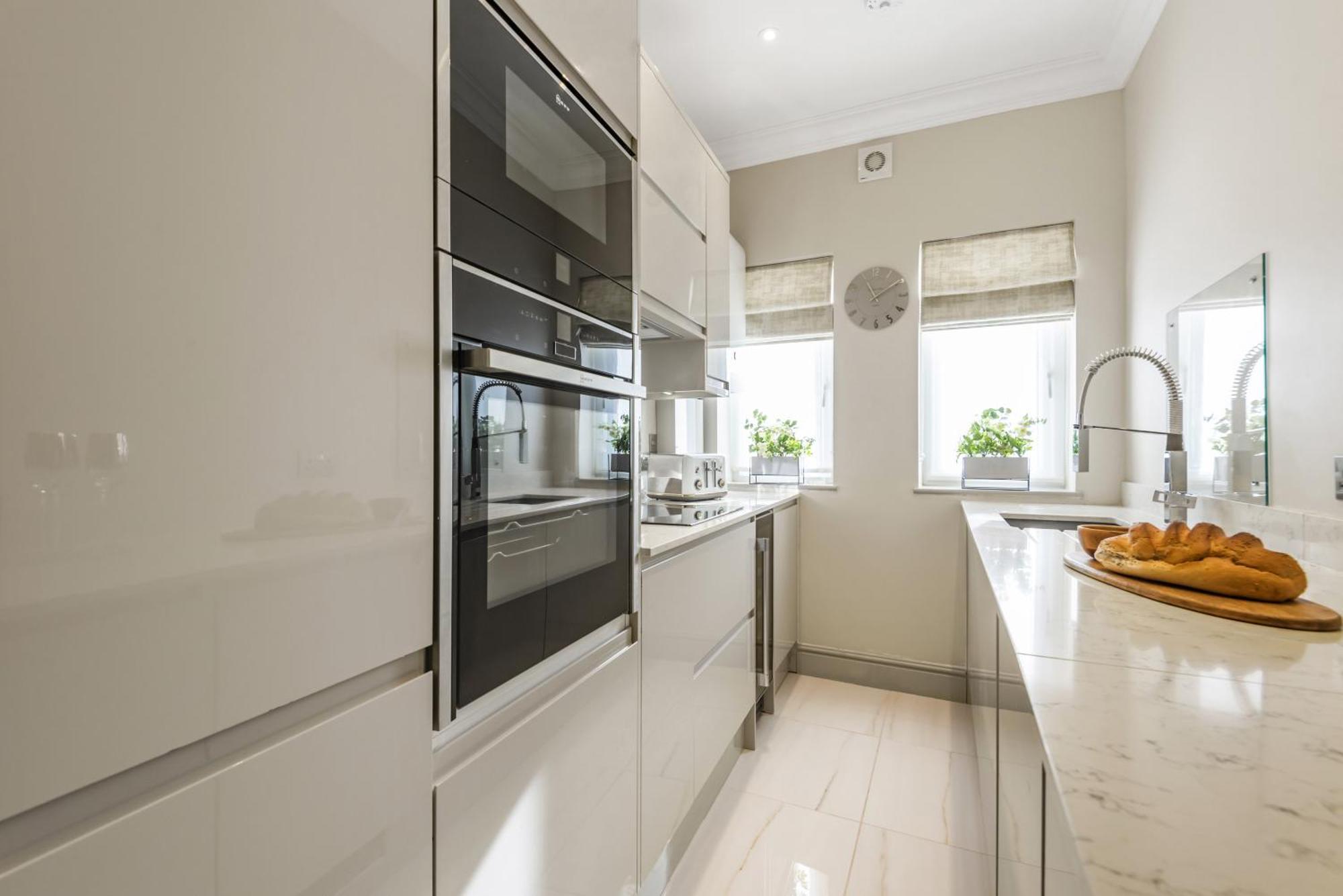 Appartement Luxury 1-bed In Sought After Prime Location Londen