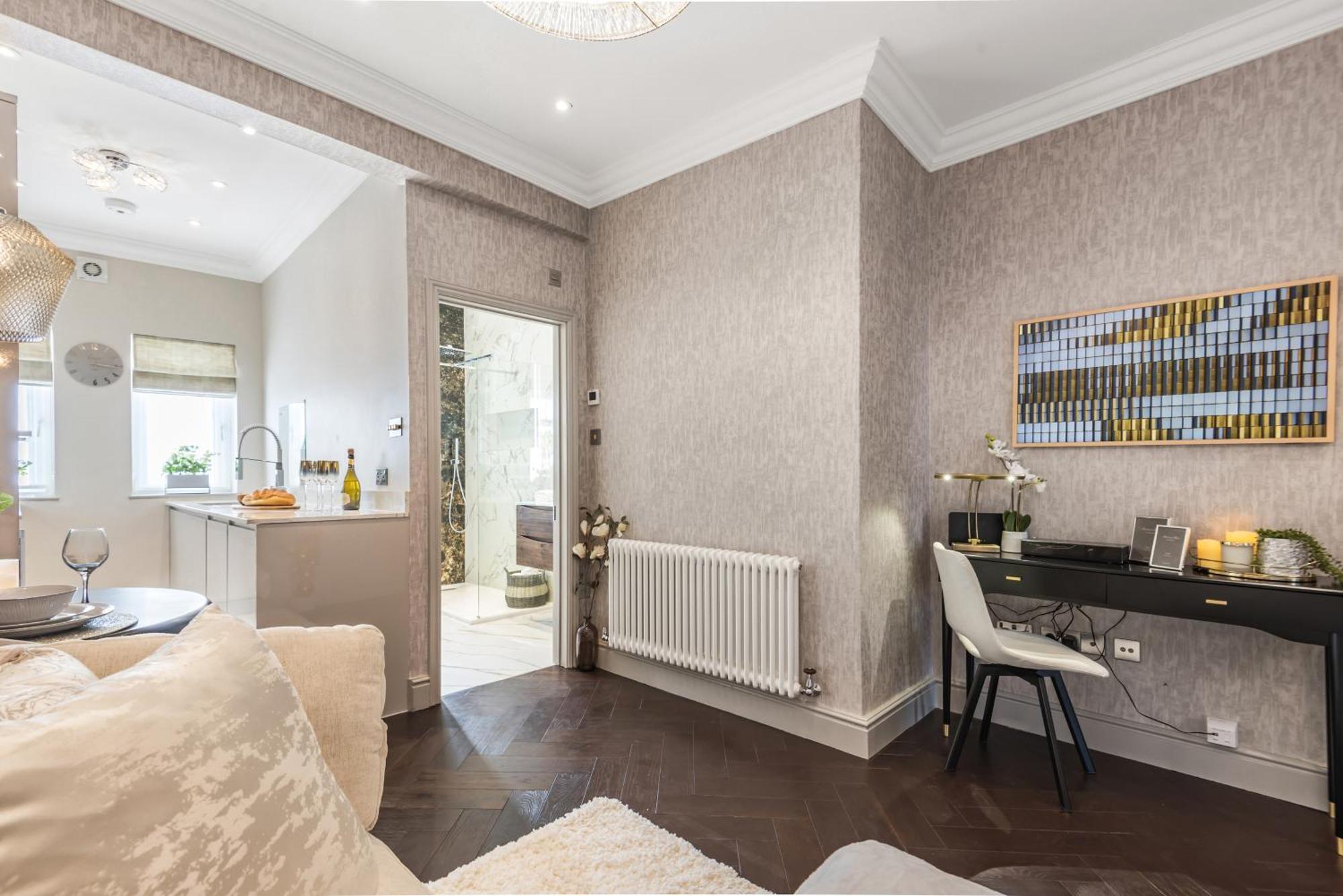 Luxury 1-bed In Sought After Prime Location Appartement *