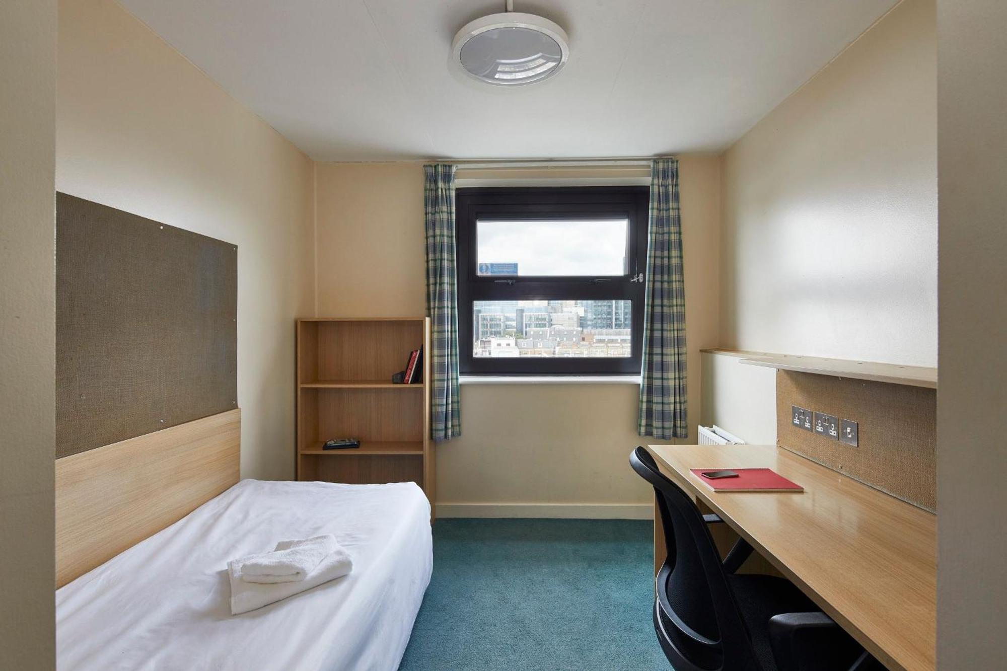 Apartment Ian Baker House London