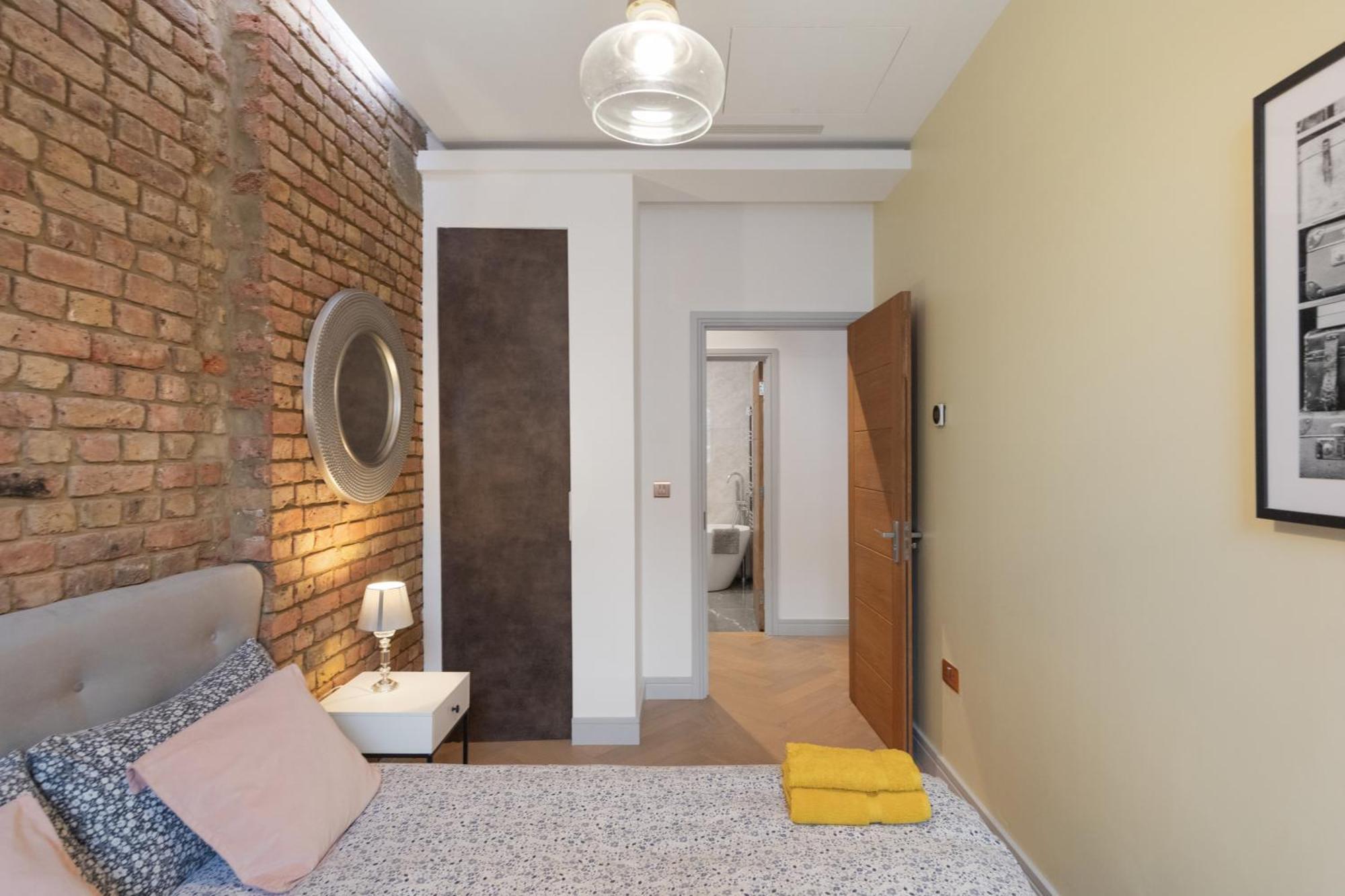 Cozy Retreat Near Downtown With Parking Londres