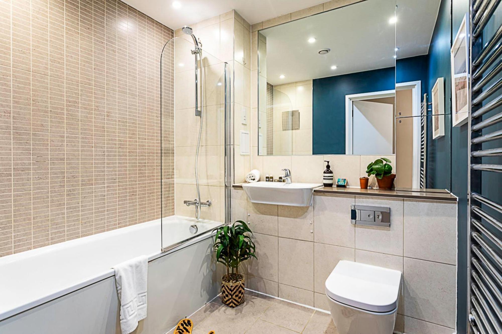 Vibrant And Modern With Canal Views
