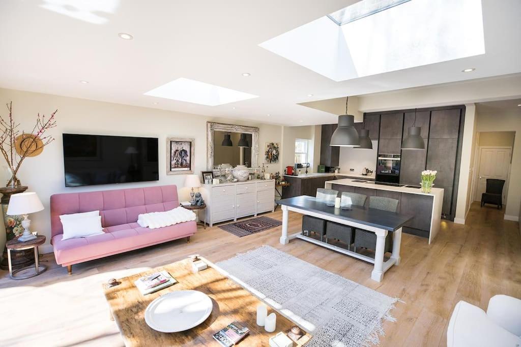 Swanky Pad In Putney London