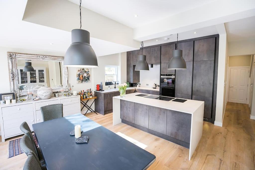Apartment Swanky Pad In Putney