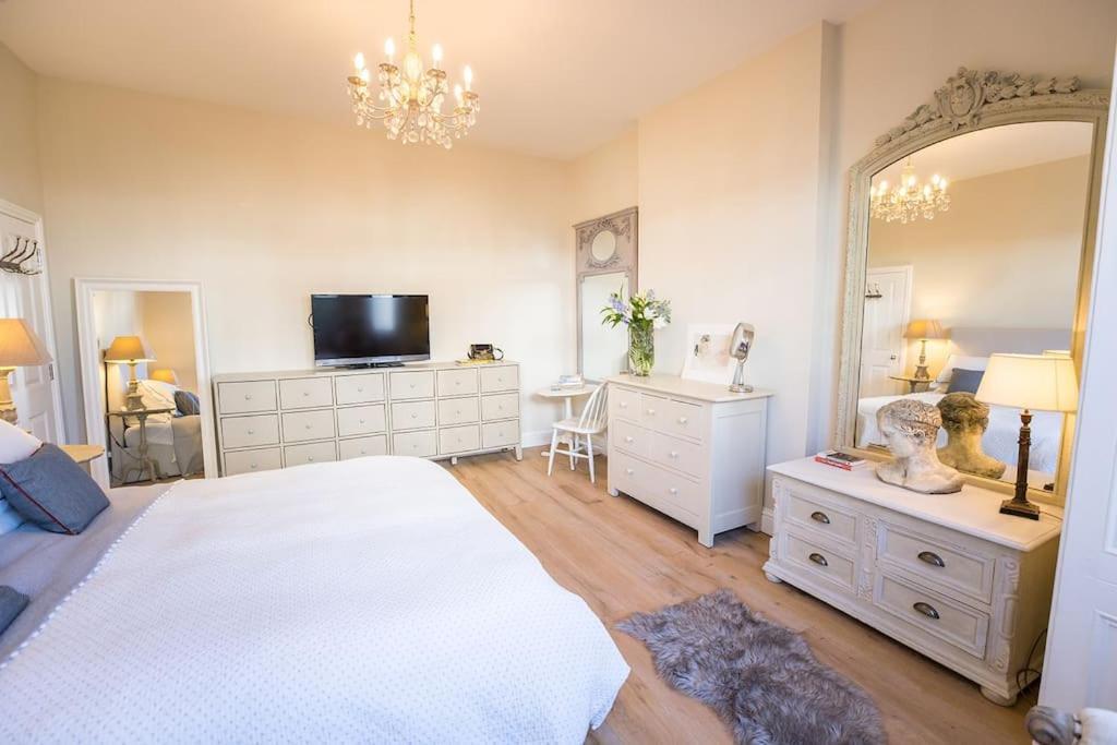 Swanky Pad In Putney