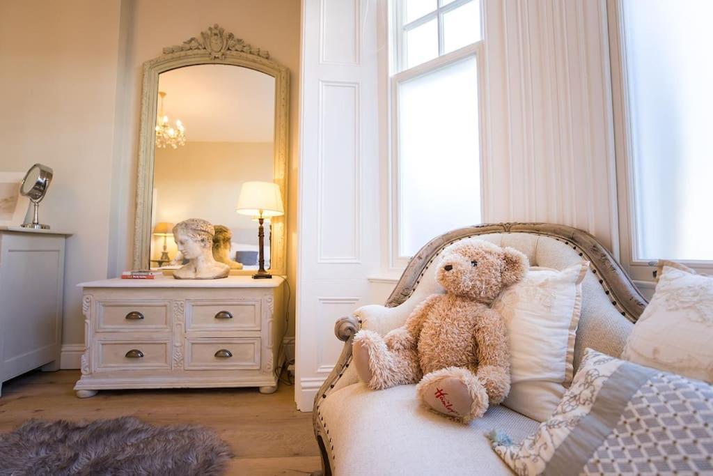 Apartment Swanky Pad In Putney
