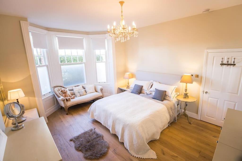 Apartment Swanky Pad In Putney *