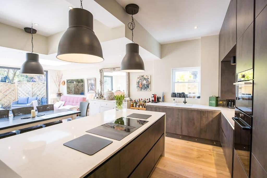 Swanky Pad In Putney London