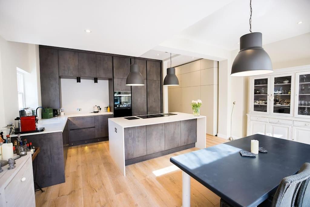 Apartment Swanky Pad In Putney London