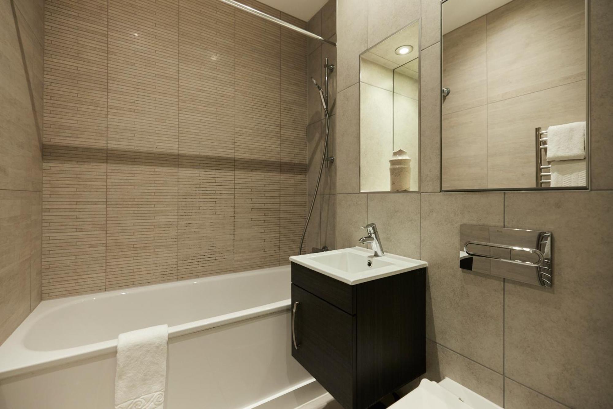 The Harlesden Escape - Spacious 3bdr Flat With Balcony Appartement *