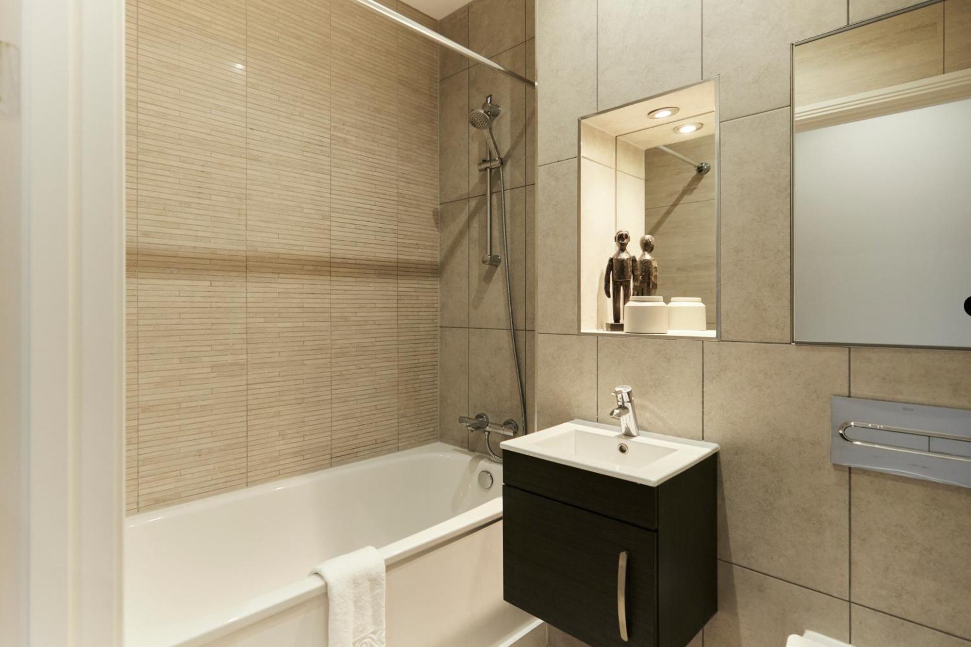 The Harlesden Escape - Spacious 3bdr Flat With Balcony Appartement Londres