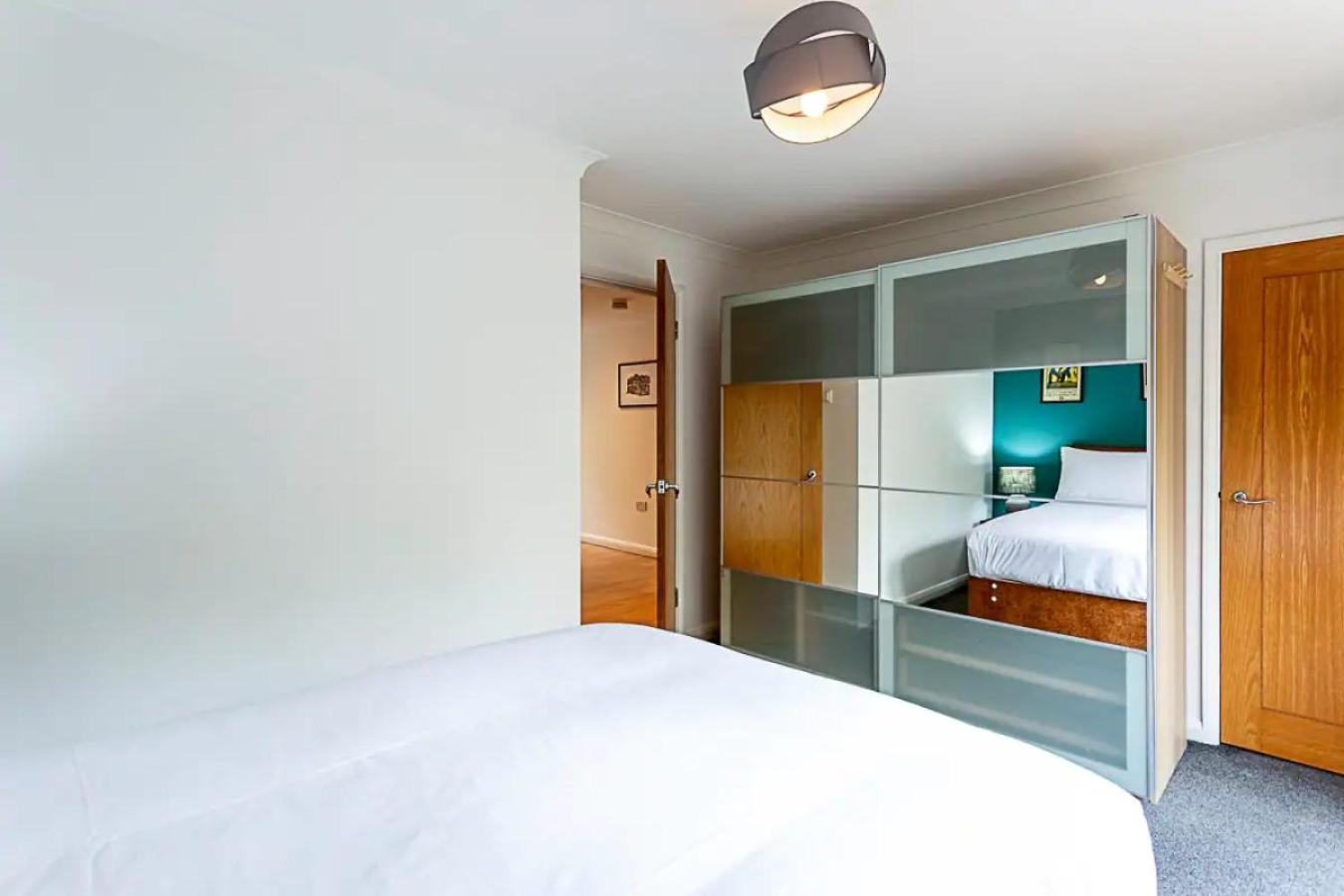 Light And Airy Upside Down House In Hackney Holiday home London
