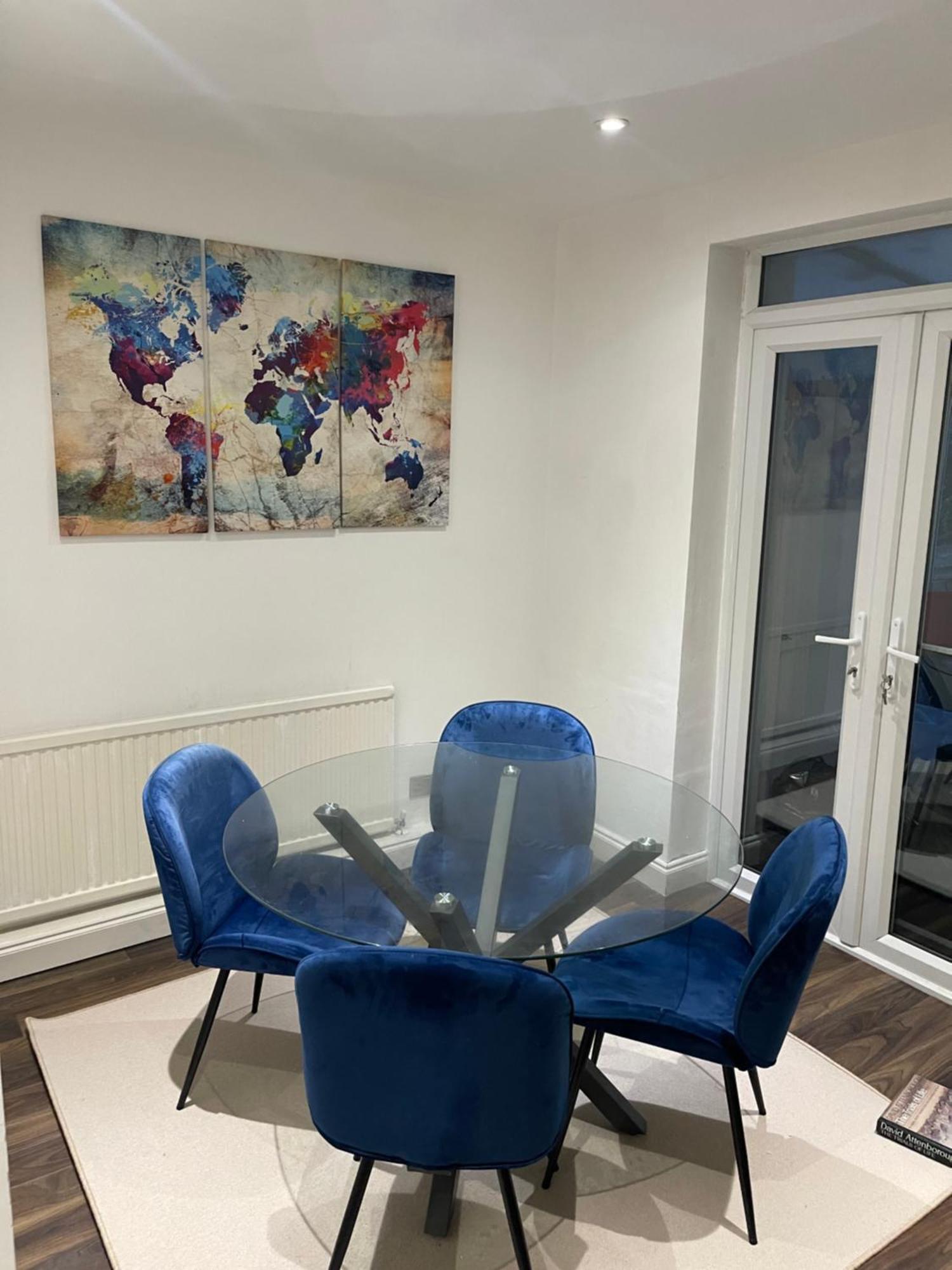 Spacious 2 Bedroom With Garden And Driveway Near Wimbledon Apartment London