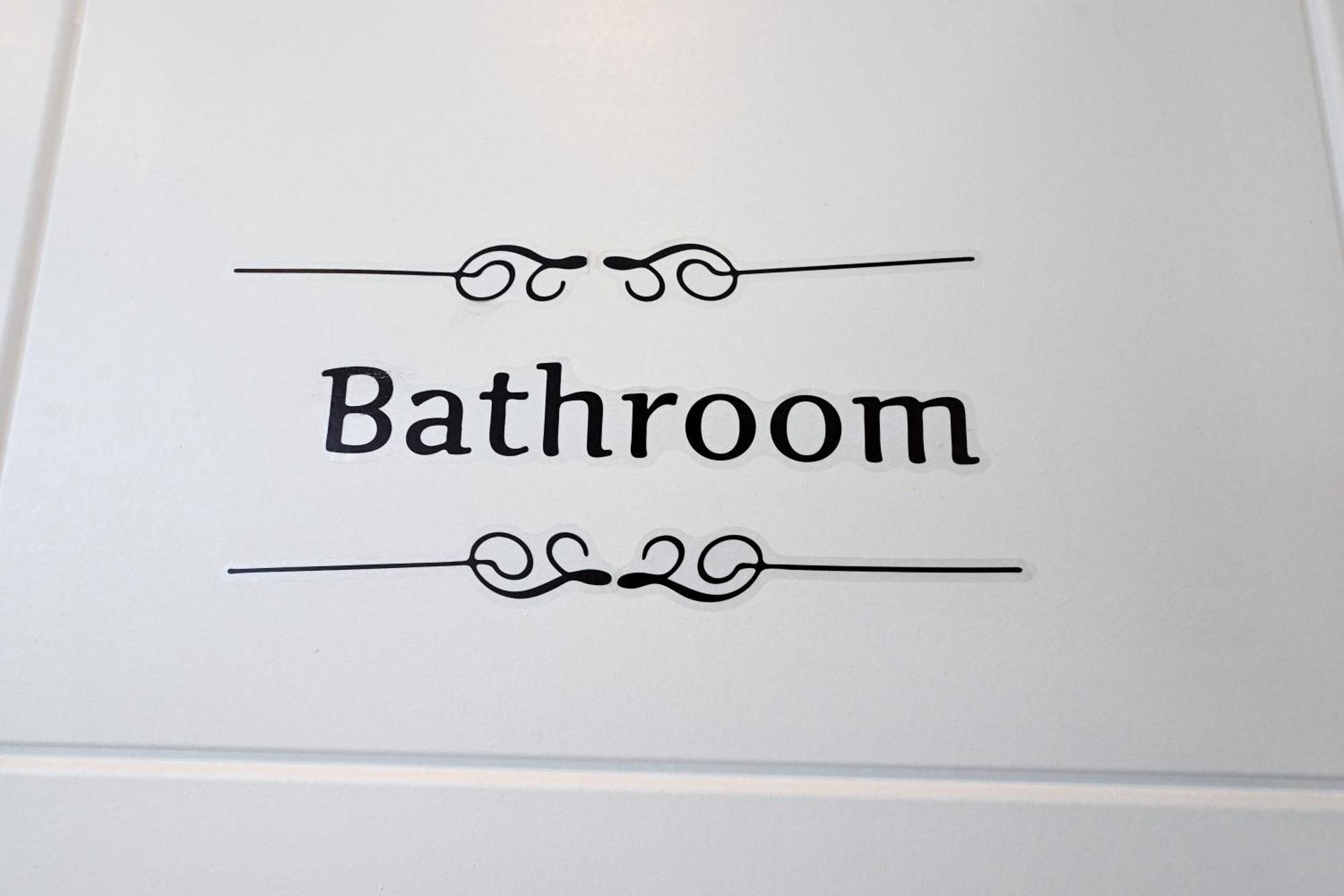 1 Bedroom Flat In Wood Piccadilly Line *