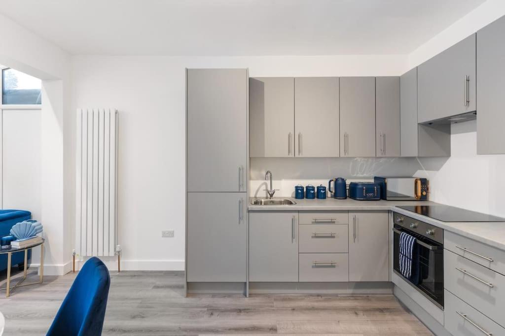 Modern 2 Bedroom 3 Min Walk To Tube Station Appartement Londen