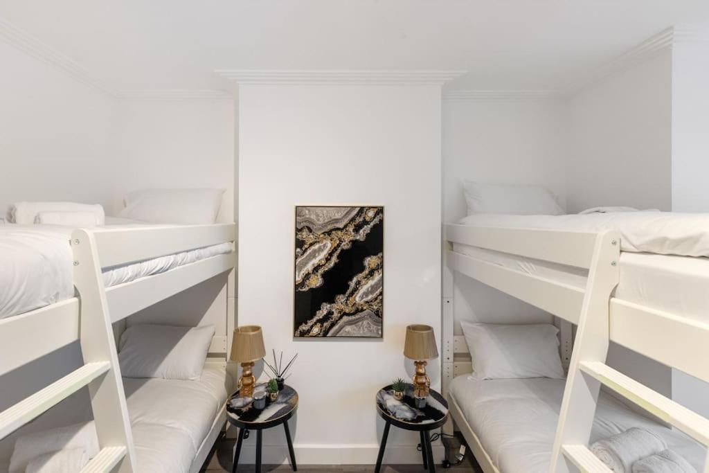 Modern 2 Bedroom 3 Min Walk To Tube Station Appartement Londen