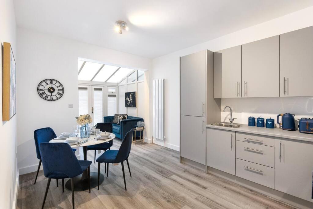 Appartement Modern 2 Bedroom 3 Min Walk To Tube Station *