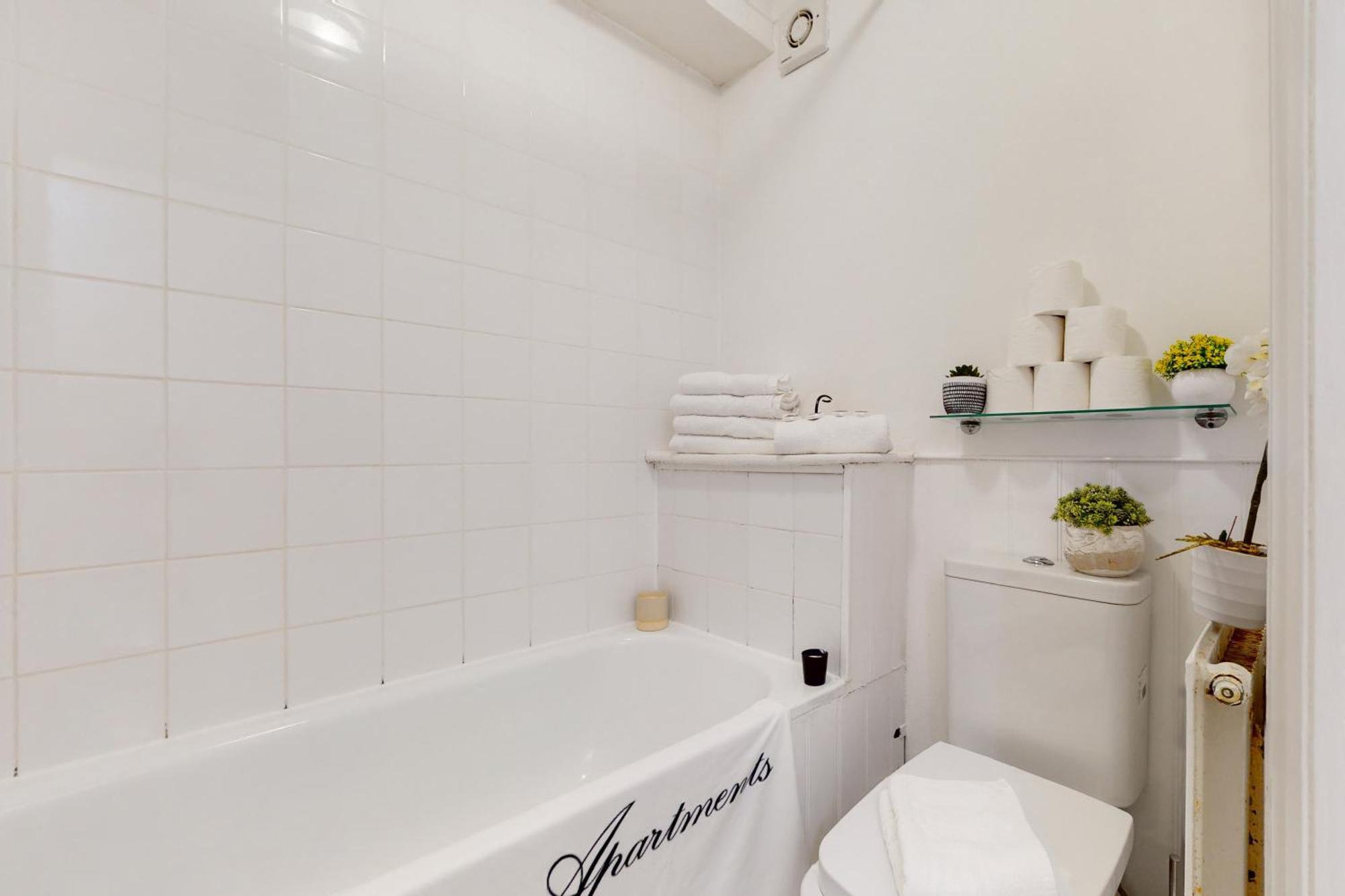 Park Lane Baker Street Apartment