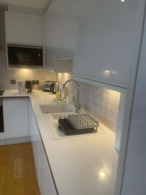 Luxury 2bed 2bath View Flat * Londres
